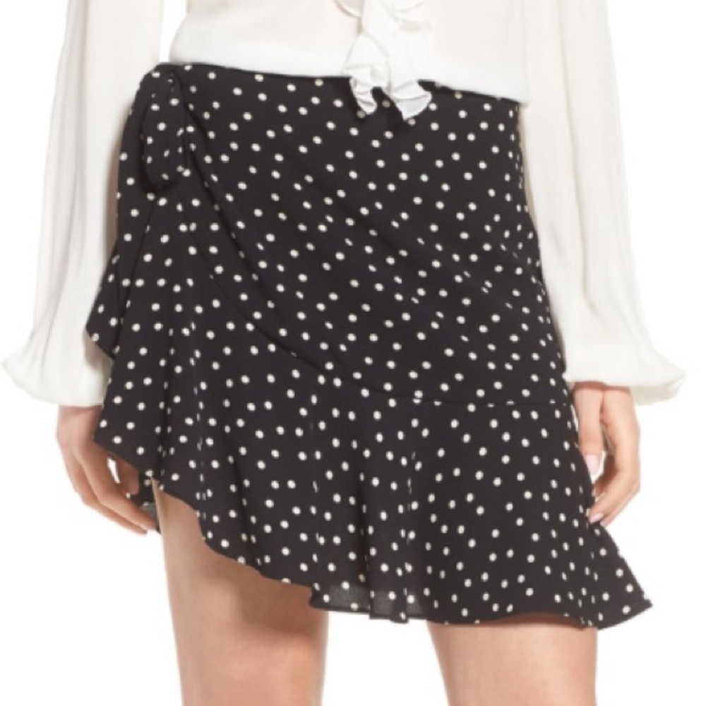 Socialite Polka Dot Hem Skort.     size XS